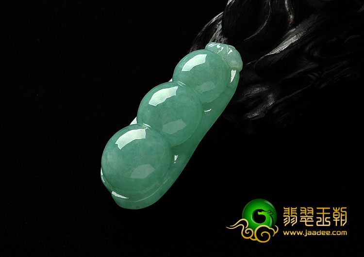 糯冰种淡绿缅甸翡翠A货四季豆挂件