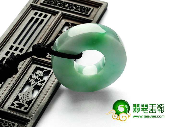 糯冰种飘翠缅甸翡翠A货平安扣挂件