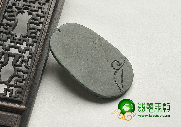 糯冰种墨翠缅甸翡翠A货冠上加官挂件