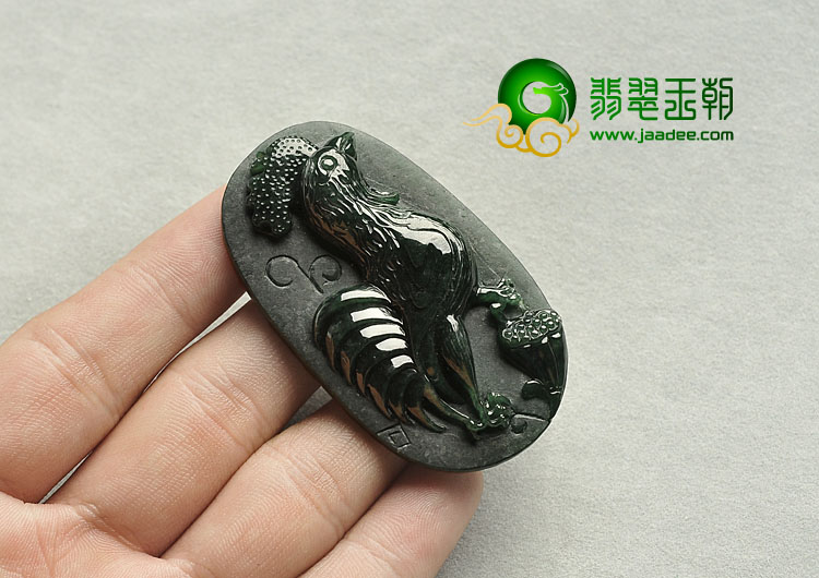 糯冰种墨翠缅甸翡翠A货冠上加官挂件