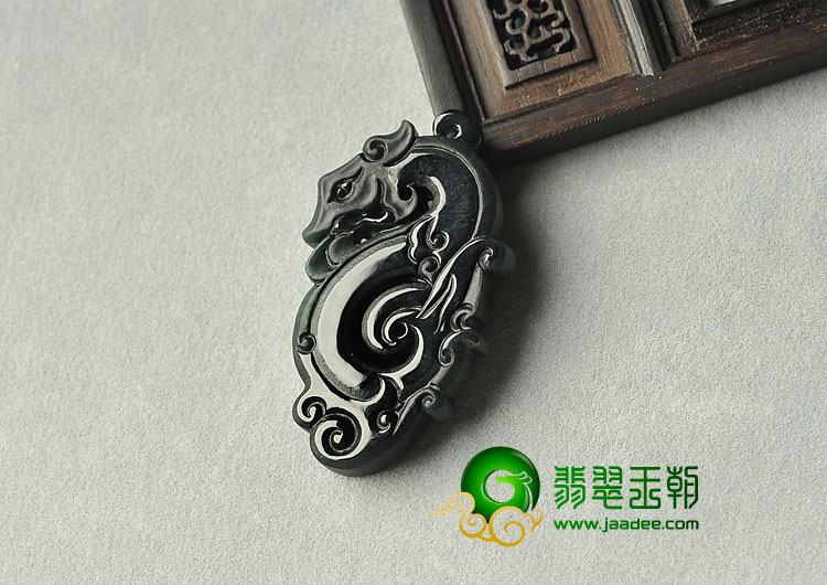 糯冰种墨翠缅甸翡翠A货仿古龙挂件