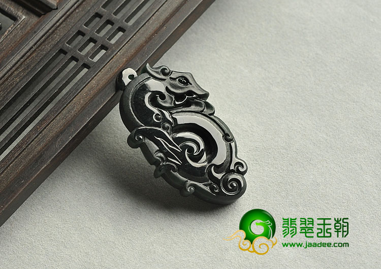 糯冰种墨翠缅甸翡翠A货仿古龙挂件