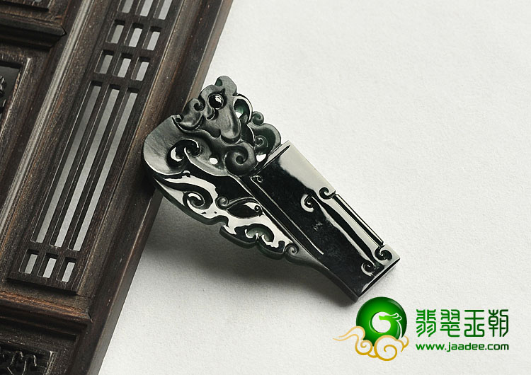 冰种墨翠缅甸翡翠A货仿古龙挂件