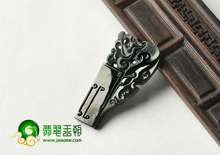 冰种墨翠缅甸翡翠A货仿古龙挂件