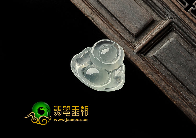 冰玻种缅甸翡翠A货玉佛挂件