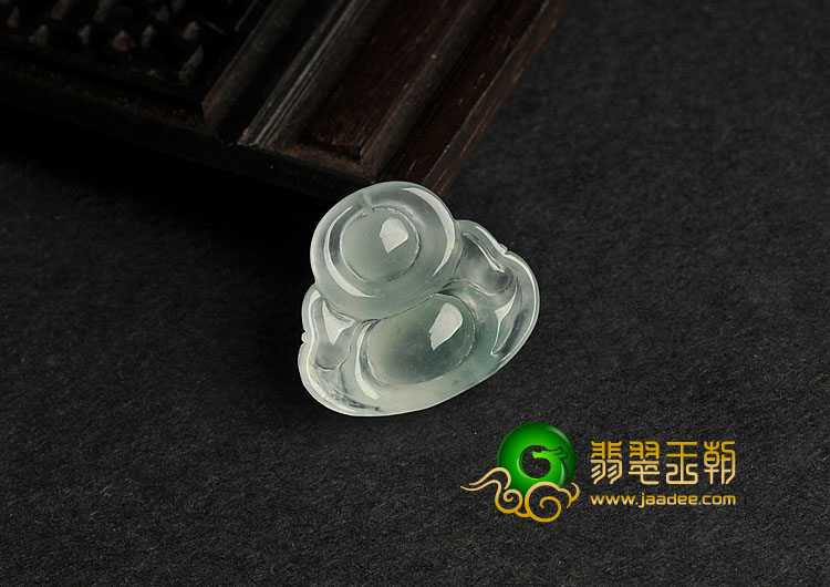 冰玻种缅甸翡翠A货玉佛挂件