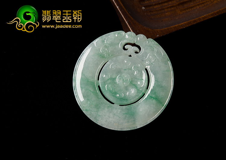 (超值推荐)糯冰种飘翠缅甸翡翠A货双龙如意挂件