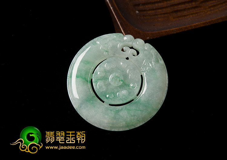 (超值推荐)糯冰种飘翠缅甸翡翠A货双龙如意挂件