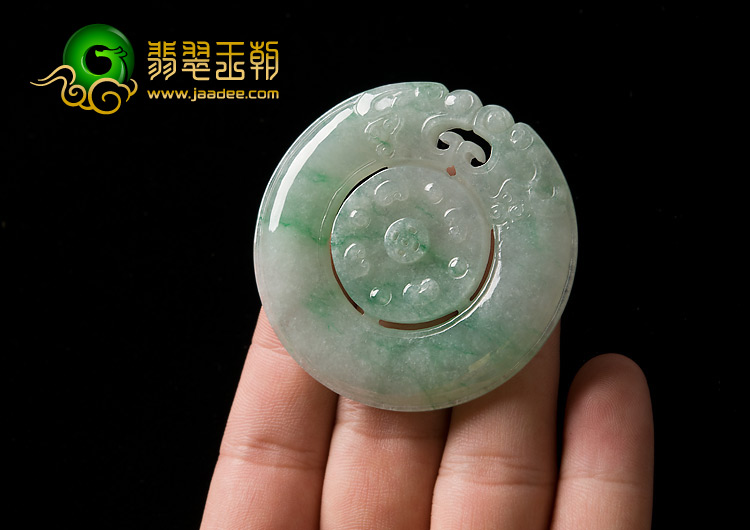 (超值推荐)糯冰种飘翠缅甸翡翠A货双龙如意挂件