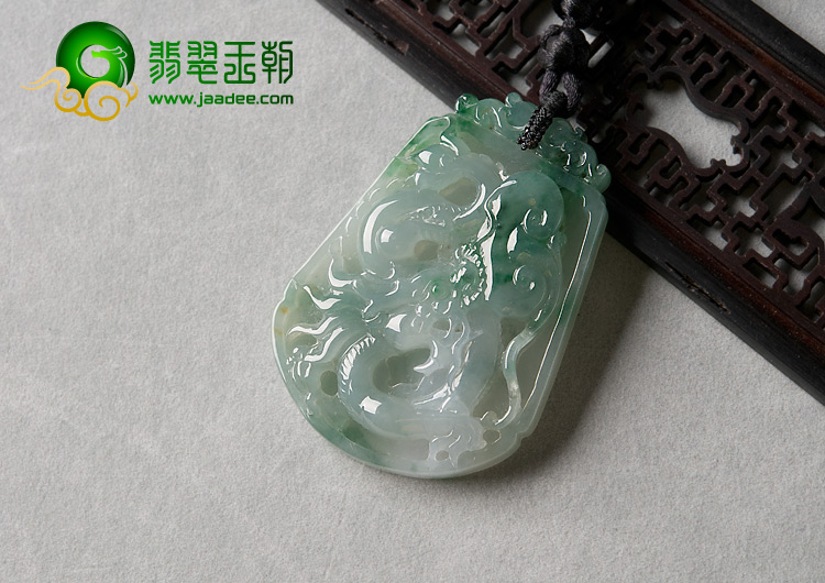 糯冰种飘花缅甸翡翠A货龙牌挂件