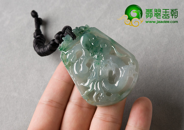 糯冰种飘花缅甸翡翠A货龙牌挂件