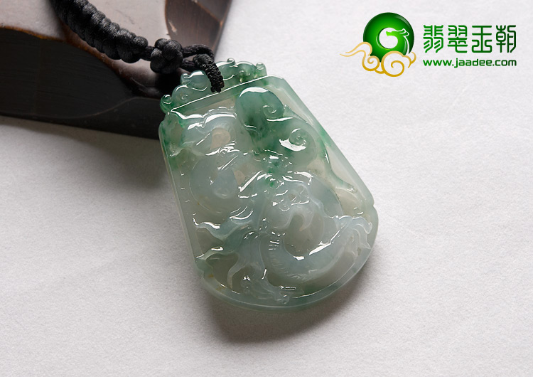 糯冰种飘花缅甸翡翠A货龙牌挂件