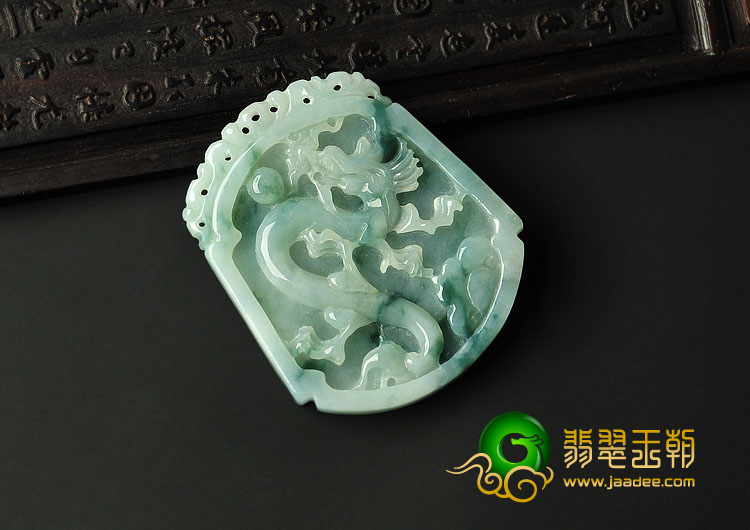 糯冰种飘花缅甸翡翠A货龙凤牌挂件（一对）