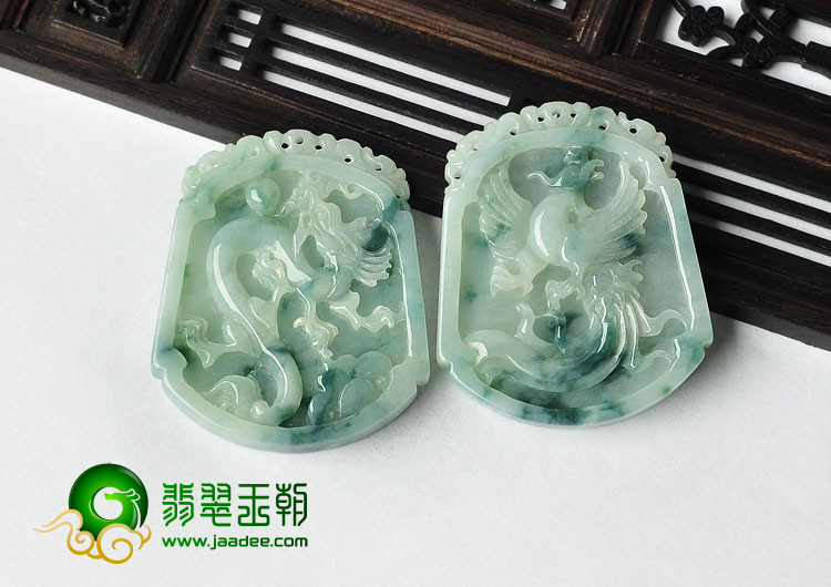 糯冰种飘花缅甸翡翠A货龙凤牌挂件（一对）