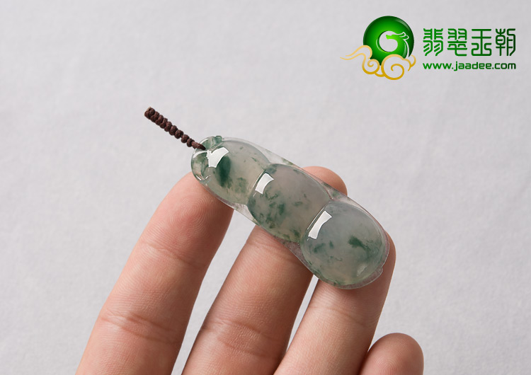 冰种飘花缅甸翡翠A货四季豆挂件