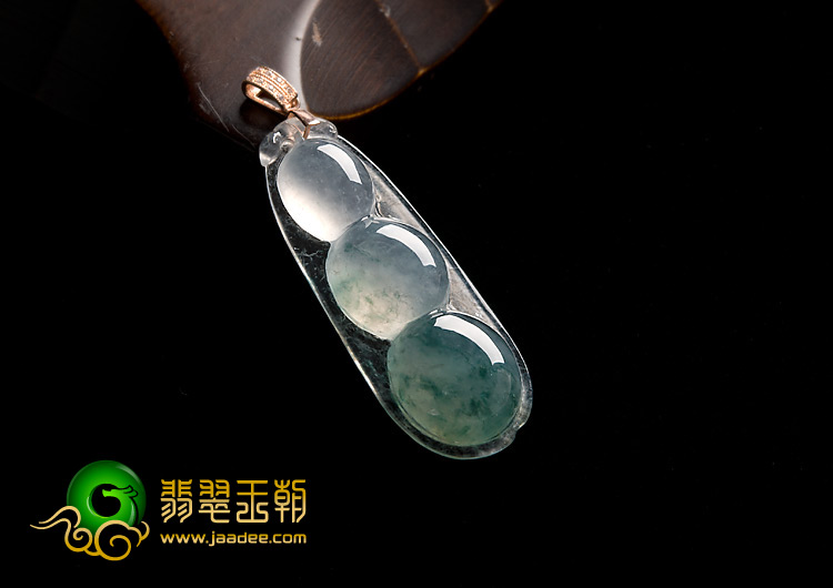 冰玻种飘花缅甸翡翠A货四季豆挂件