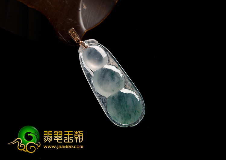 冰玻种飘花缅甸翡翠A货四季豆挂件