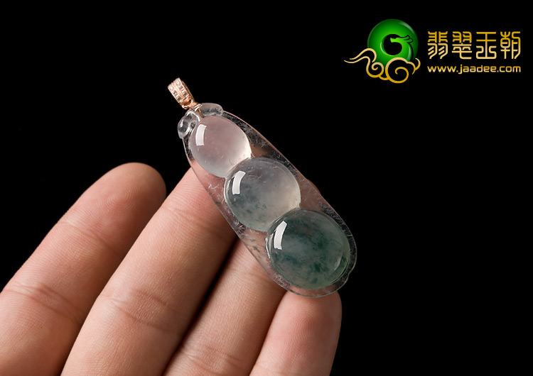 冰玻种飘花缅甸翡翠A货四季豆挂件