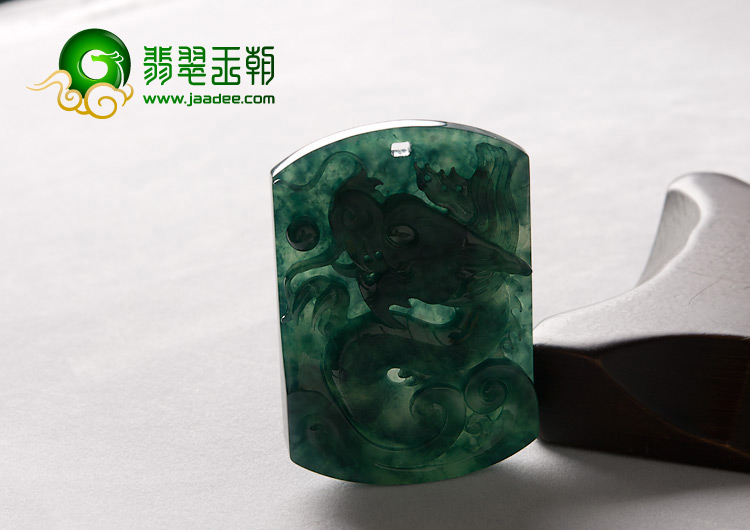 冰种油青缅甸翡翠A货龙牌挂件