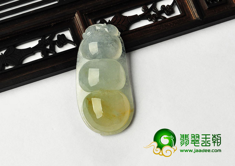 冰种淡黄翡缅甸翡翠A货四季豆挂件
