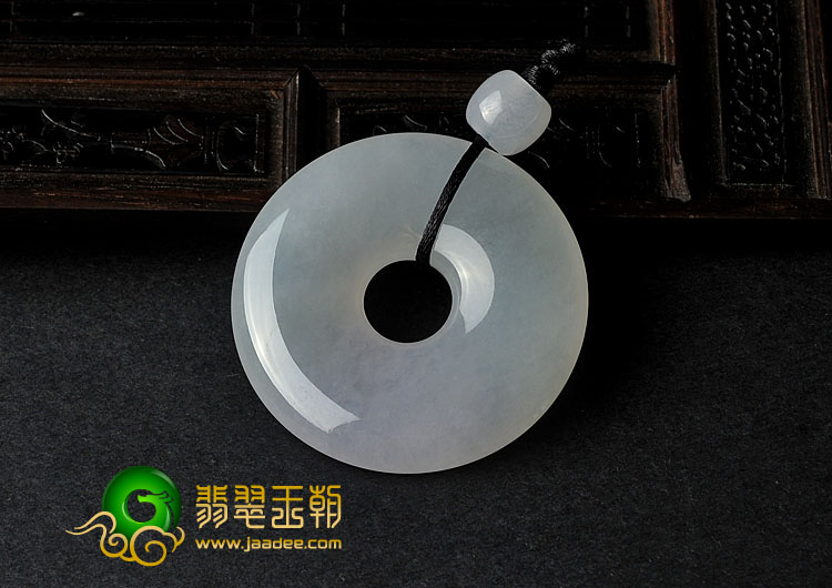 冰种淡春带彩缅甸翡翠A货平安扣挂件