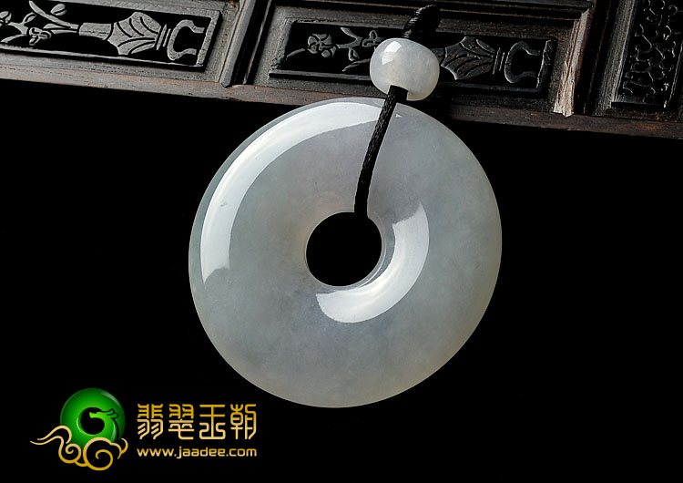 冰种淡春带彩缅甸翡翠A货平安扣挂件