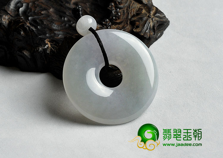 冰种淡春带彩缅甸翡翠A货平安扣挂件