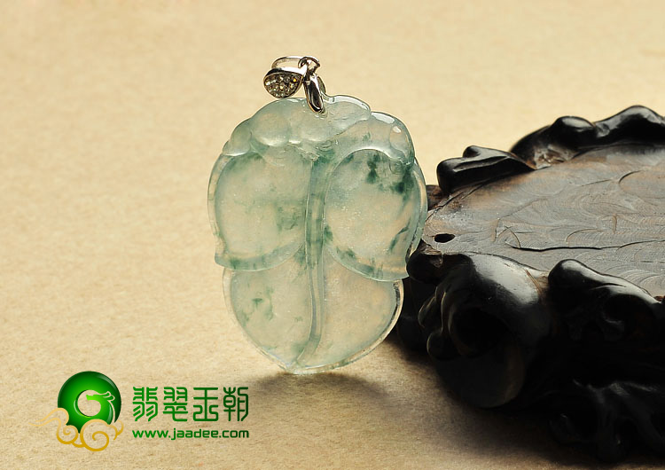 冰种飘花缅甸翡翠A货叶子挂件