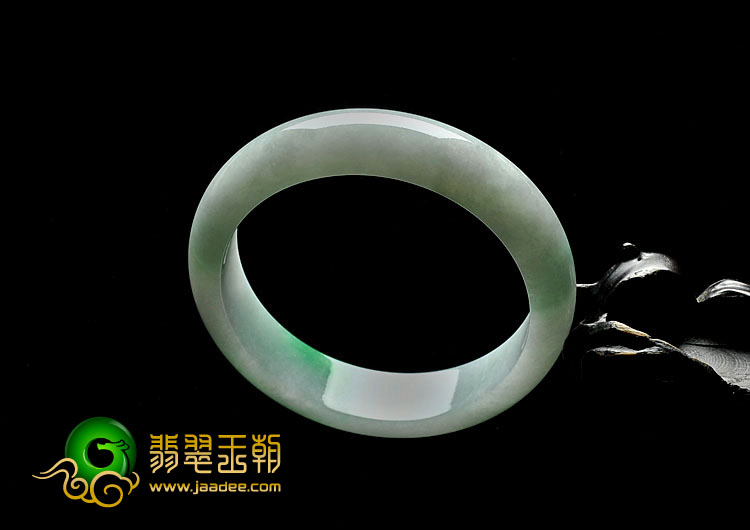 糯冰种阳绿缅甸翡翠A货手镯（60.1mm）