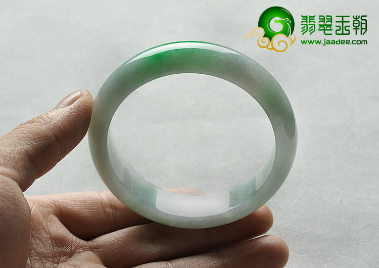 糯冰种阳绿缅甸翡翠A货手镯（60.1mm）