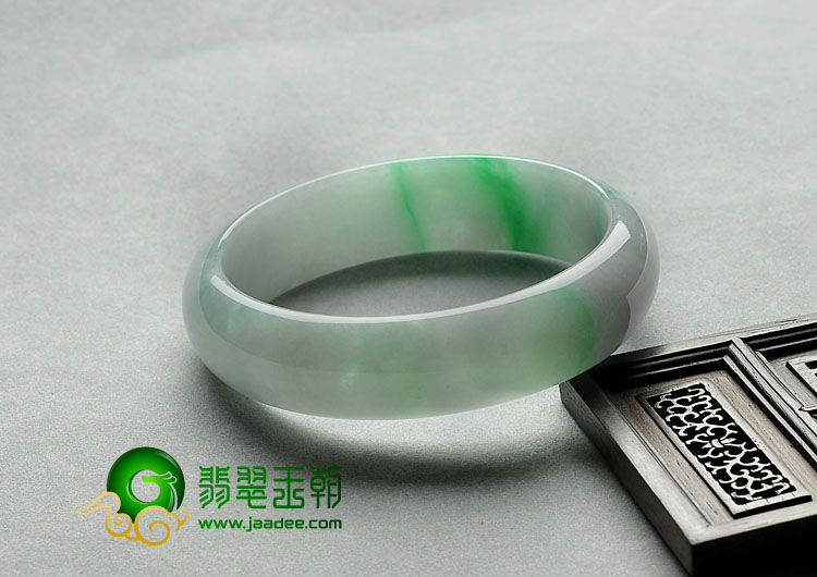 糯冰种春带彩缅甸翡翠A货手镯（60.2mm）