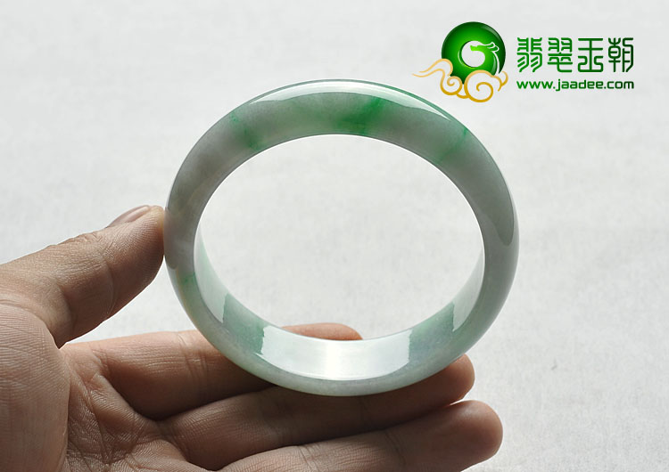 糯冰种春带彩缅甸翡翠A货手镯（60.2mm）