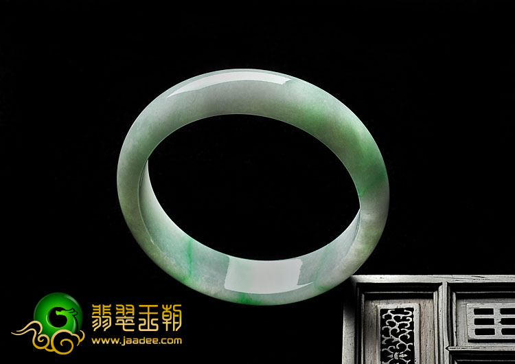 糯冰种春带彩缅甸翡翠A货手镯（60.2mm）
