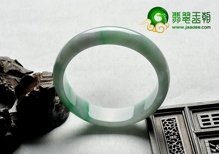 糯冰种春带彩缅甸翡翠A货手镯（60.2mm）