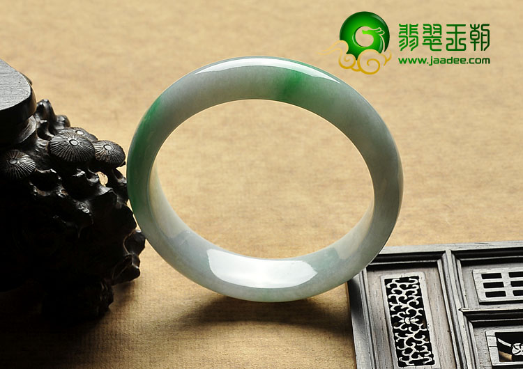 糯冰种飘翠缅甸翡翠A货手镯（56.2mm）