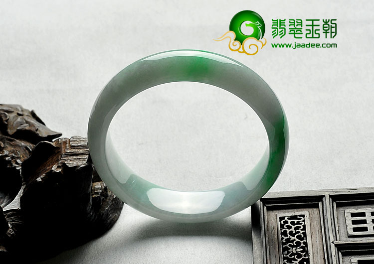 糯冰种飘翠缅甸翡翠A货手镯（56.2mm）