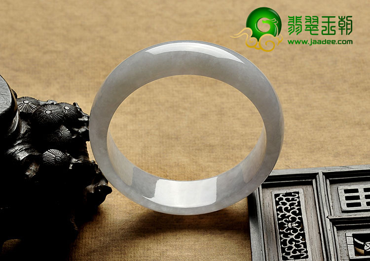 糯冰种淡晴水缅甸翡翠A货手镯（56mm）