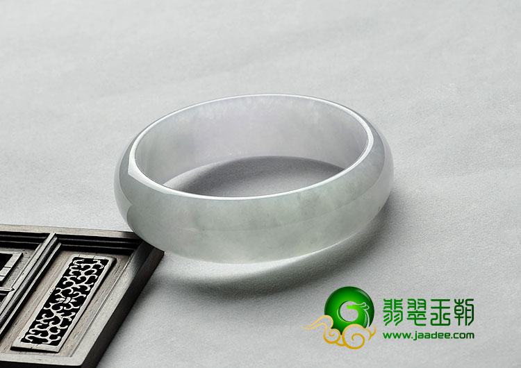 糯冰种淡春带彩缅甸翡翠A货手镯（58.2mm）