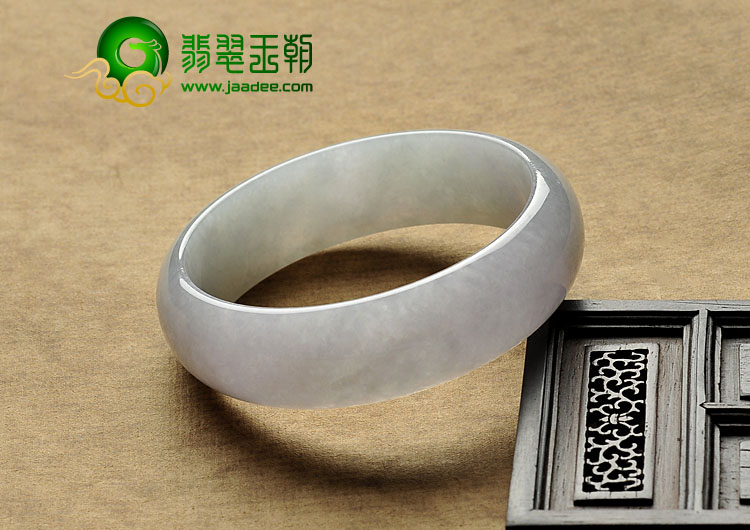 糯冰种淡春带彩缅甸翡翠A货手镯（58.2mm）