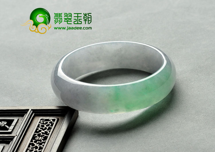 冰种翠色缅甸翡翠A货手镯（59.7mm）