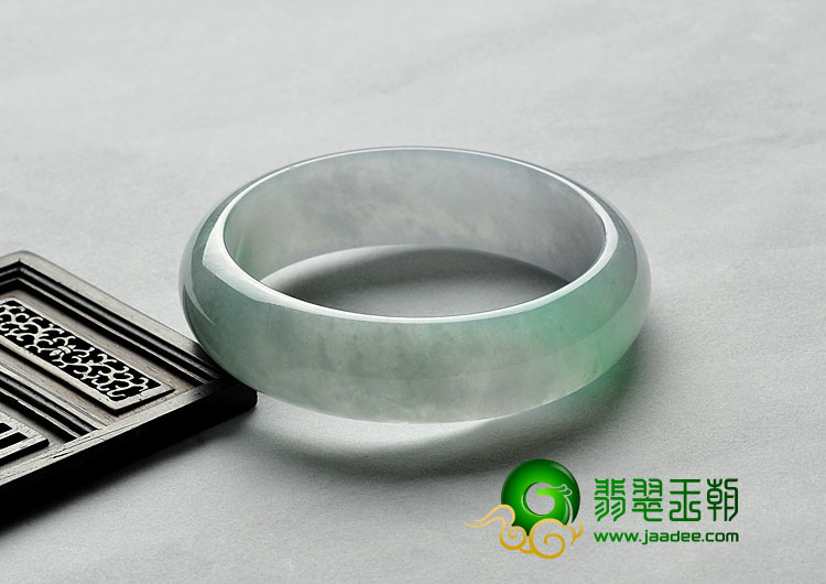 冰种翠色缅甸翡翠A货手镯（59.7mm）