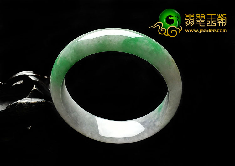 糯冰种翠色缅甸翡翠A货手镯（57.7mm）