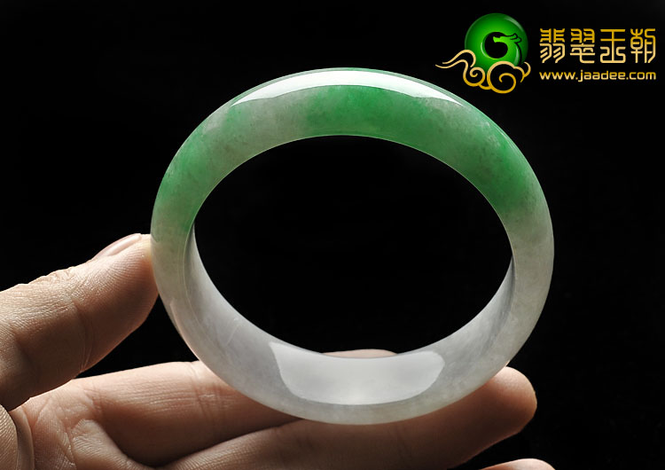 糯冰种翠色缅甸翡翠A货手镯（57.6mm）