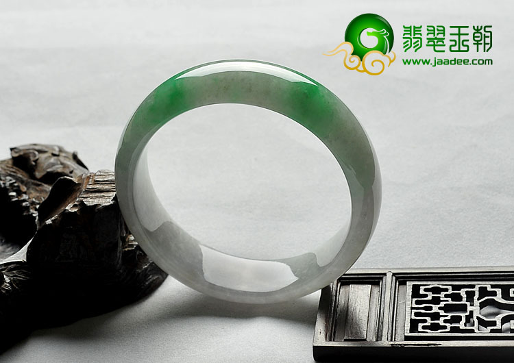 糯冰种翠色缅甸翡翠A货手镯（57.4mm）