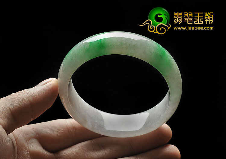 糯冰种翠色缅甸翡翠A货手镯（57.4mm）