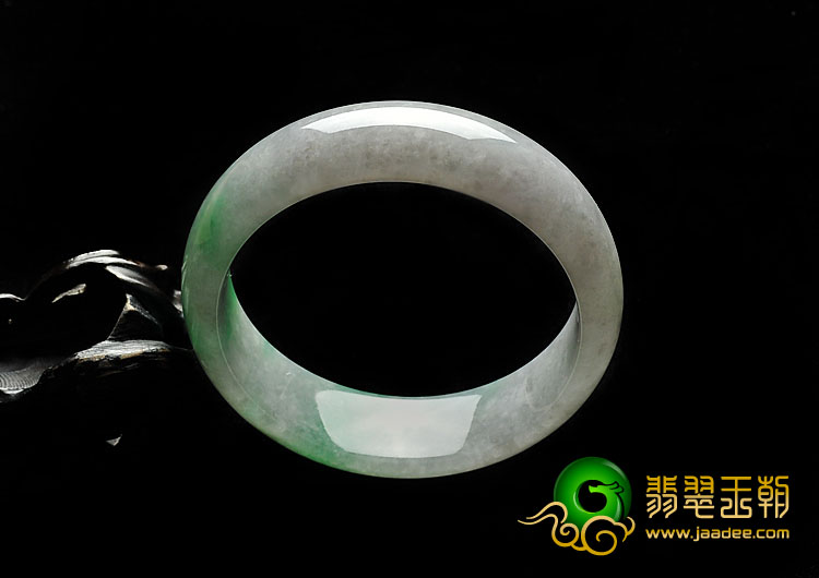糯冰种翠色缅甸翡翠A货手镯（57.4mm）