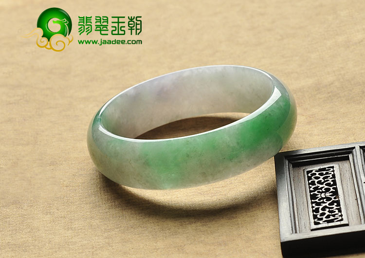 糯冰种春带彩缅甸翡翠A货手镯（57.4mm）