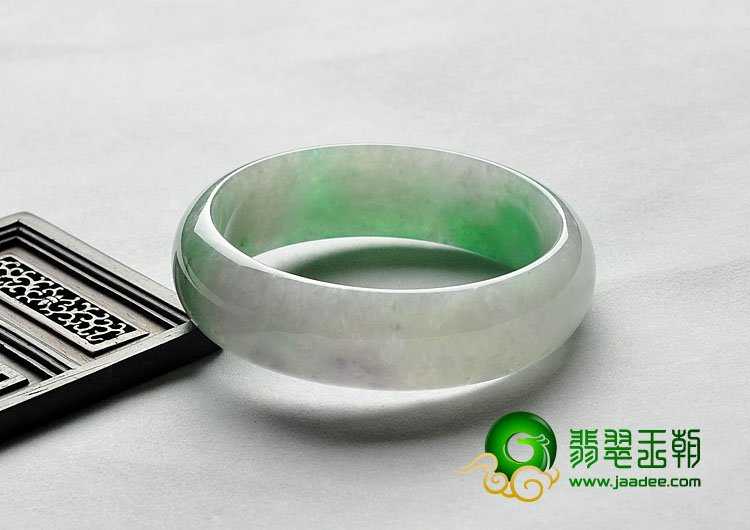 糯冰种春带彩缅甸翡翠A货手镯（57.4mm）