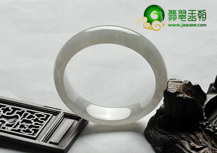 糯冰种淡晴水缅甸翡翠A货手镯（58.8mm）