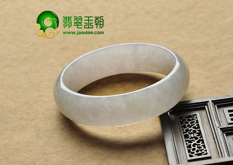 糯冰种淡晴水缅甸翡翠A货手镯（58.6mm）